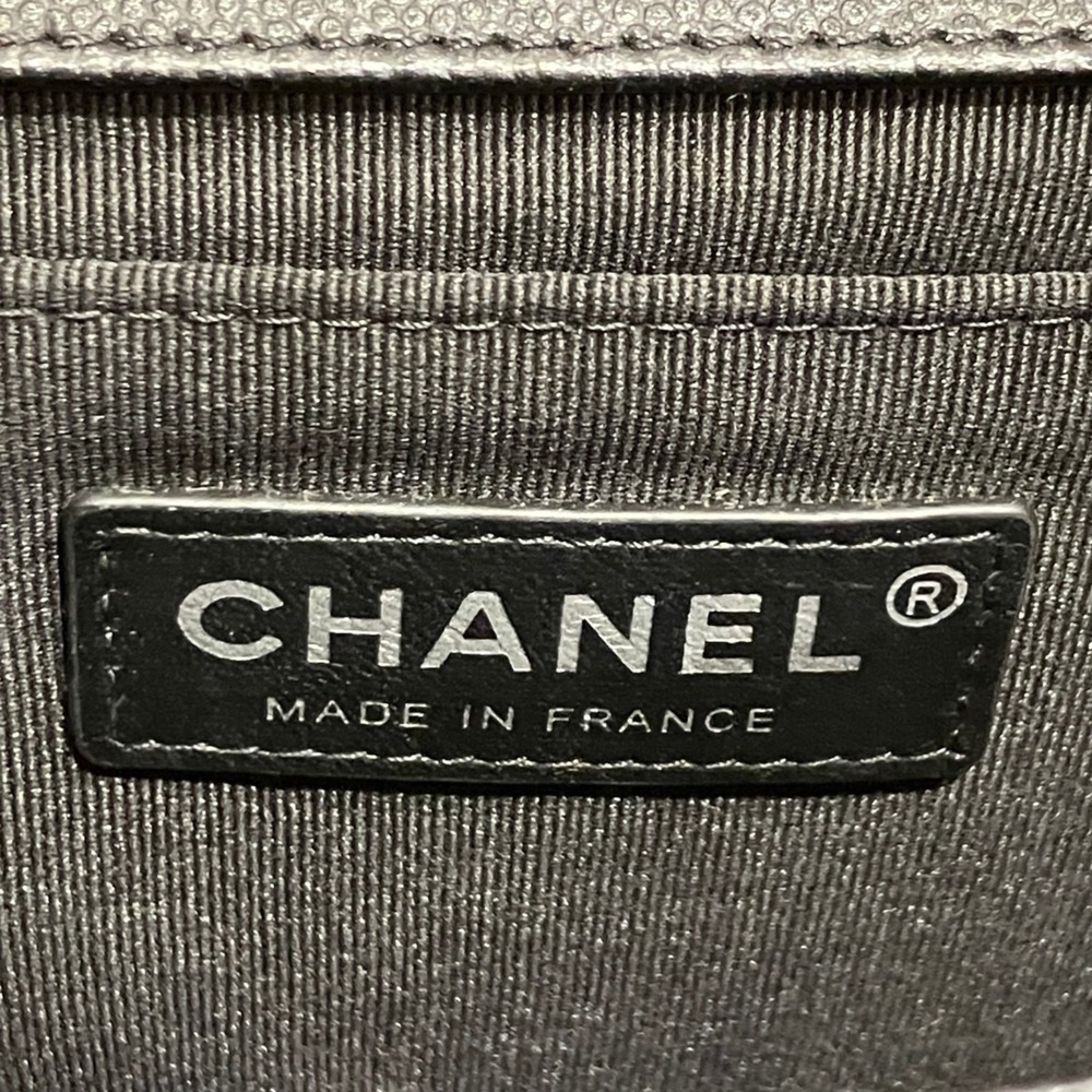 Chanel Boy Shoulder Bag, V-stitch, Caviar Leather, A67086 - Picture 4 of 9